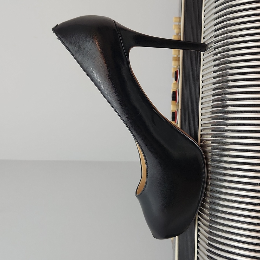 SEXY NINE WEST BLACK LEATHER 4" STILLETO HEELS SZ 6.5